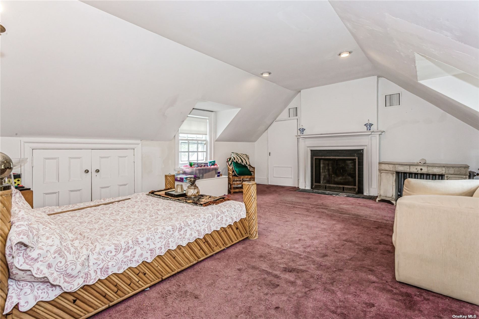 Lawrence, New York 11559, United States, 8 Bedrooms Bedrooms, ,6 BathroomsBathrooms,Residential,Pending,29452