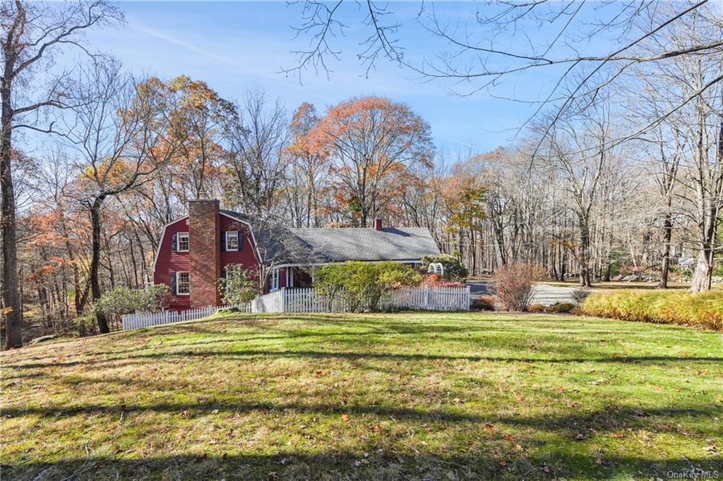 34 Siscowit Road, Pound Ridge, New York image 1