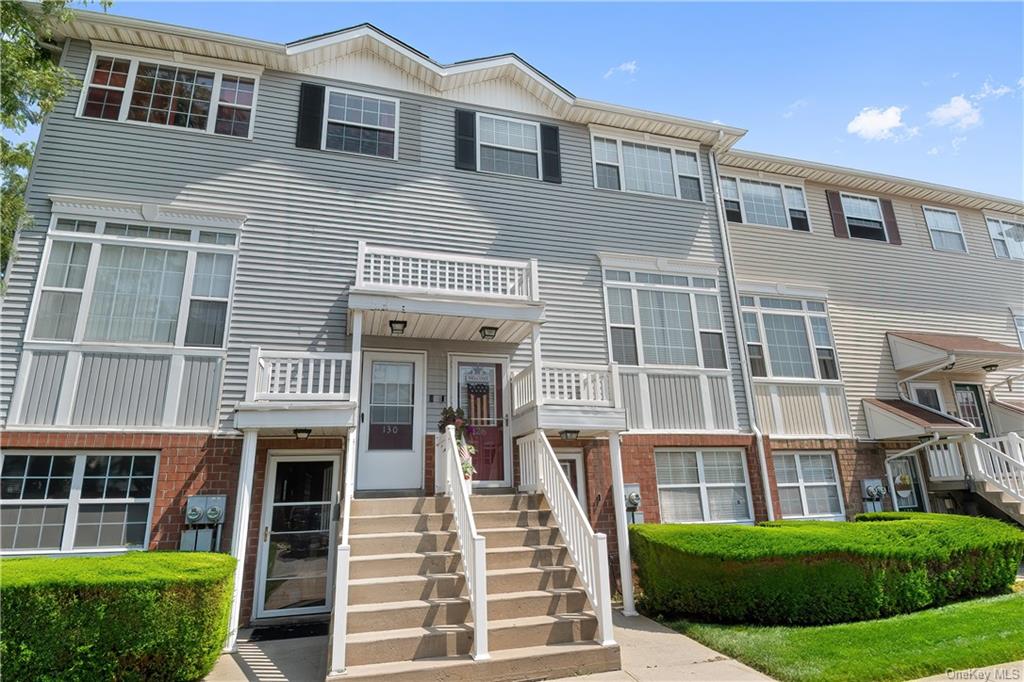 Property for Sale at 126 Beacon Lane 68, Bronx, New York - Bedrooms: 3 
Bathrooms: 2 
Rooms: 6  - $580,000