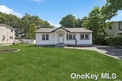 53 Meroke Lane, East Islip, New York image 2