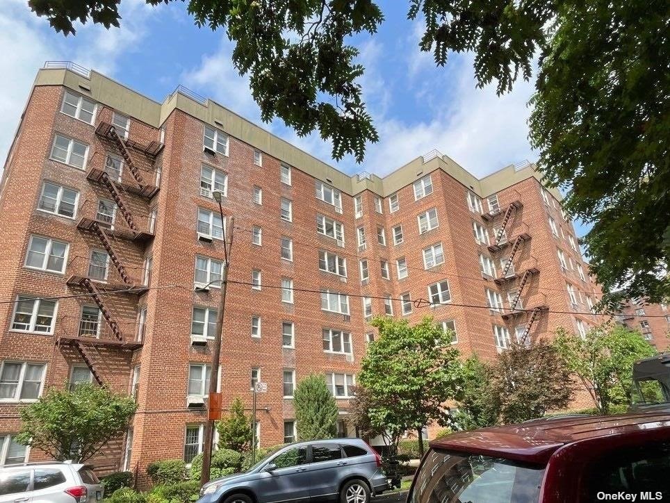 Property for Sale at 3475 Greystone Avenue 7E, Bronx, New York - Bedrooms: 1 
Bathrooms: 1 
Rooms: 3  - $159,900