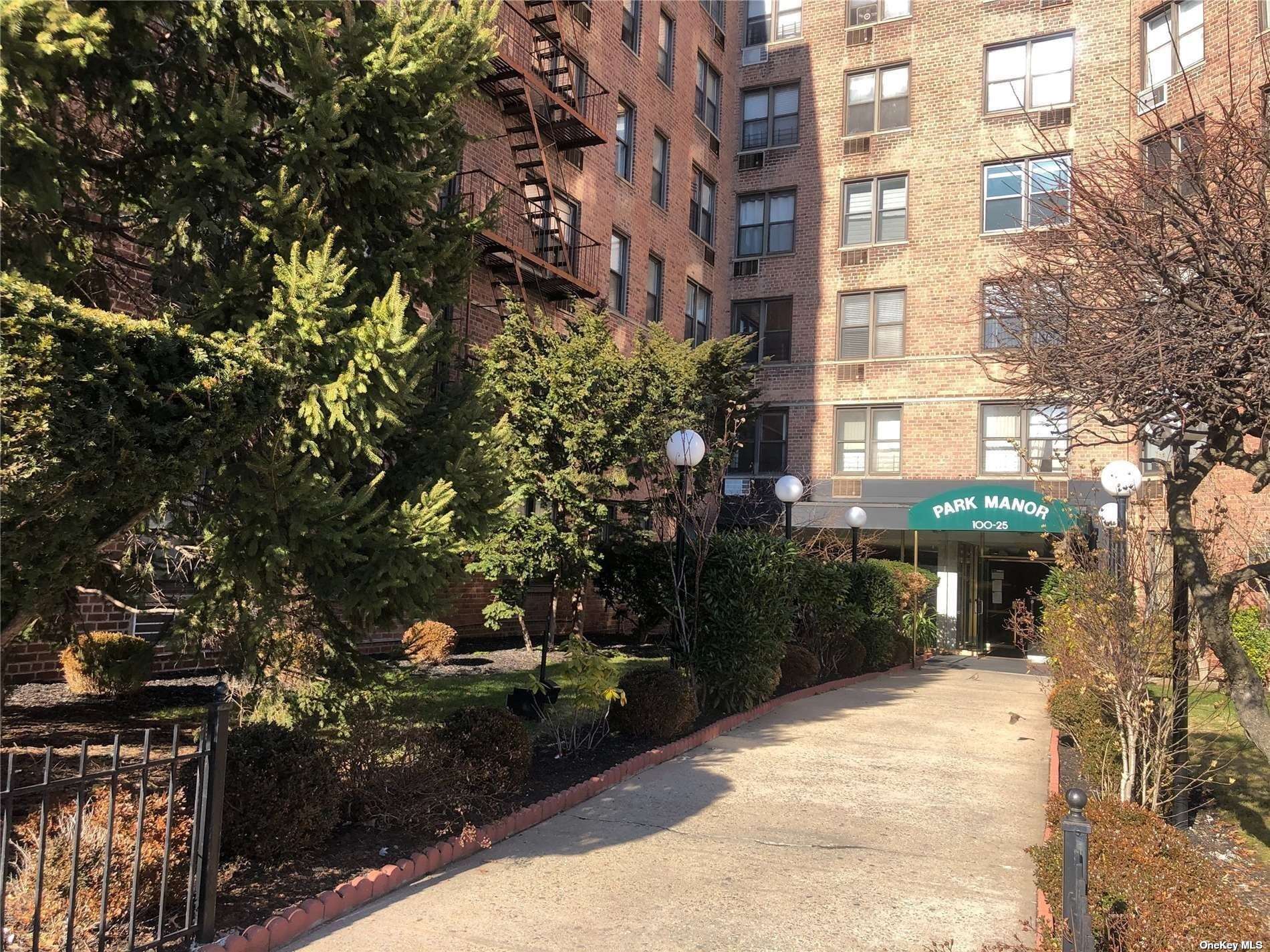 100-25 Queens Boulevard #3L, Forest Hills, New York image 1