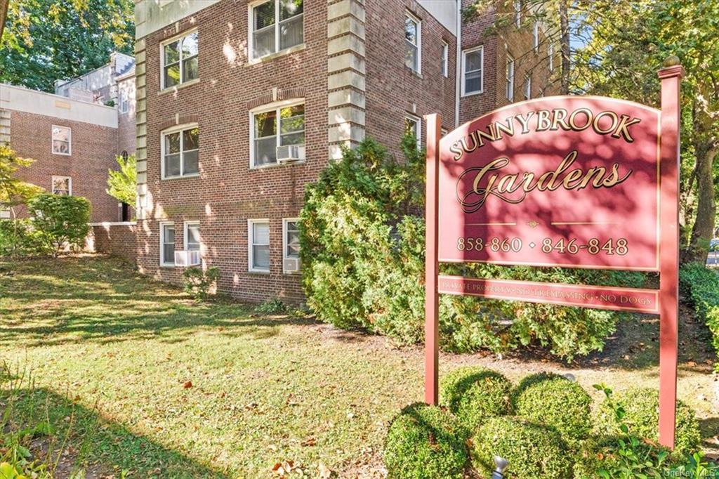 860 Palmer Road 1E, Bronxville, New York - 2 Bedrooms  
1 Bathrooms  
5 Rooms - 