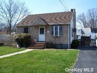 247 N Greene Avenue, Lindenhurst, New York image 1