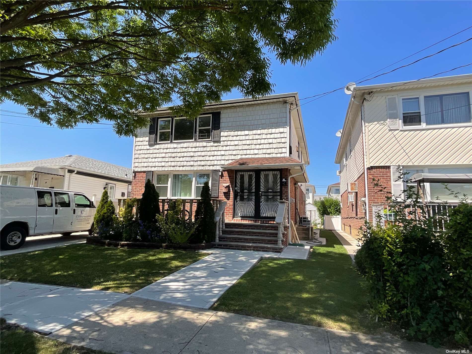 Property for Sale at 24539 147th Drive, Rosedale, Queens, NY - Bedrooms: 6 
Bathrooms: 5 
Rooms: 16  - $1,265,000