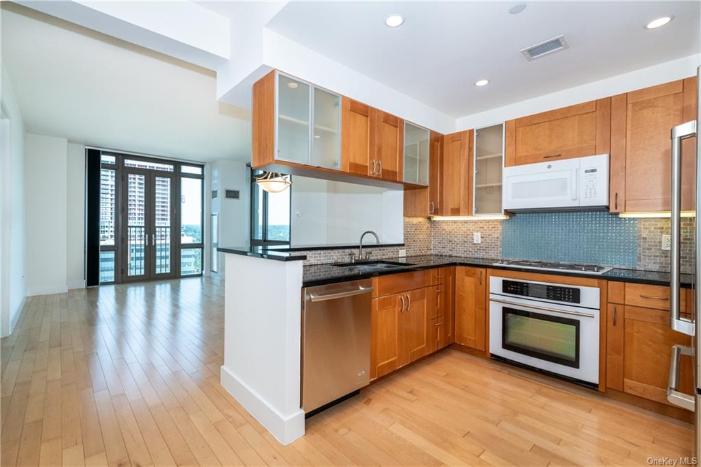 Photo 1 of 24 of 175 Huguenot Street 1208 condo