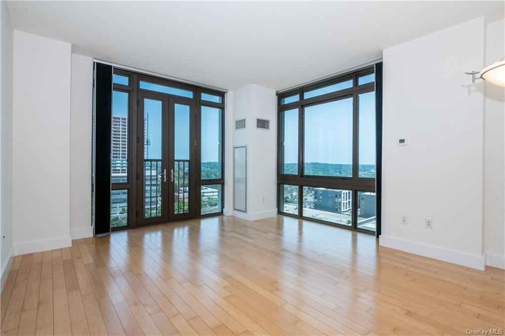 Photo 5 of 24 of 175 Huguenot Street 1208 condo