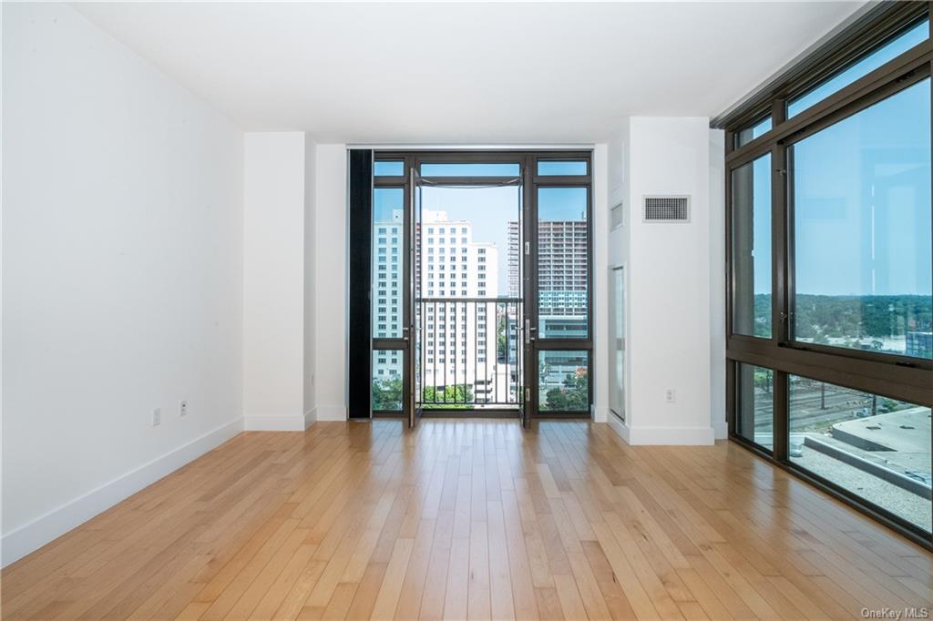 Photo 4 of 24 of 175 Huguenot Street 1208 condo