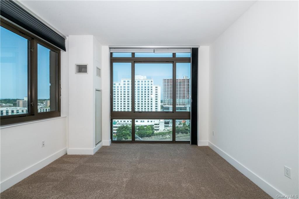 Photo 11 of 24 of 175 Huguenot Street 1208 condo