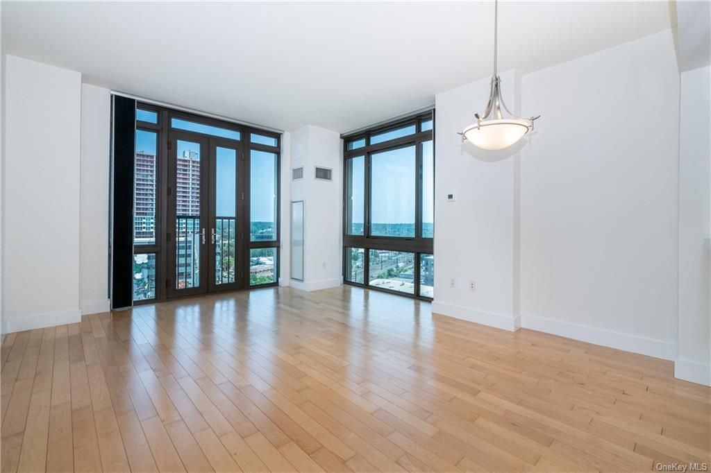 Photo 6 of 24 of 175 Huguenot Street 1208 condo