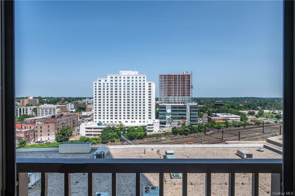 Photo 9 of 24 of 175 Huguenot Street 1208 condo