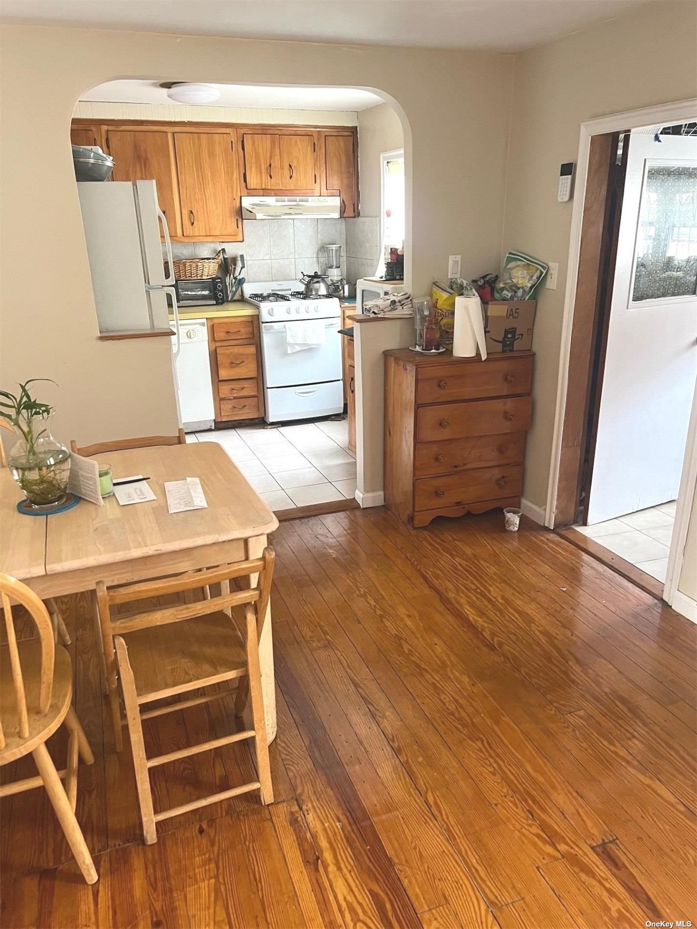 43-20 72nd Street, Flushing, New York image 5