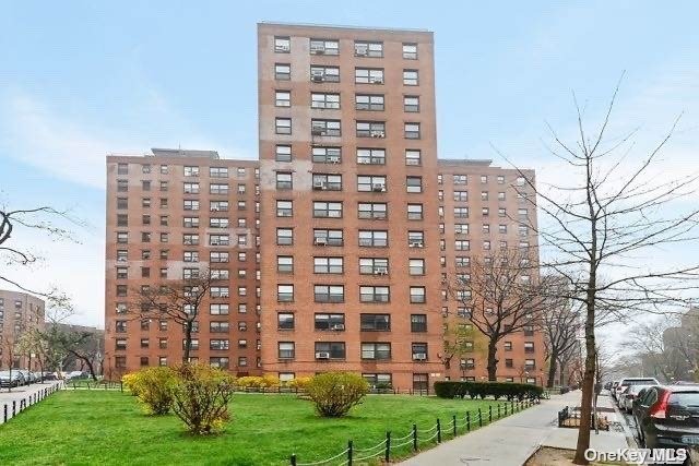 Property for Sale at 9972 66th Road 1L, Rego Park, Queens, NY - Bedrooms: 3 
Bathrooms: 2 
Rooms: 5  - $565,000