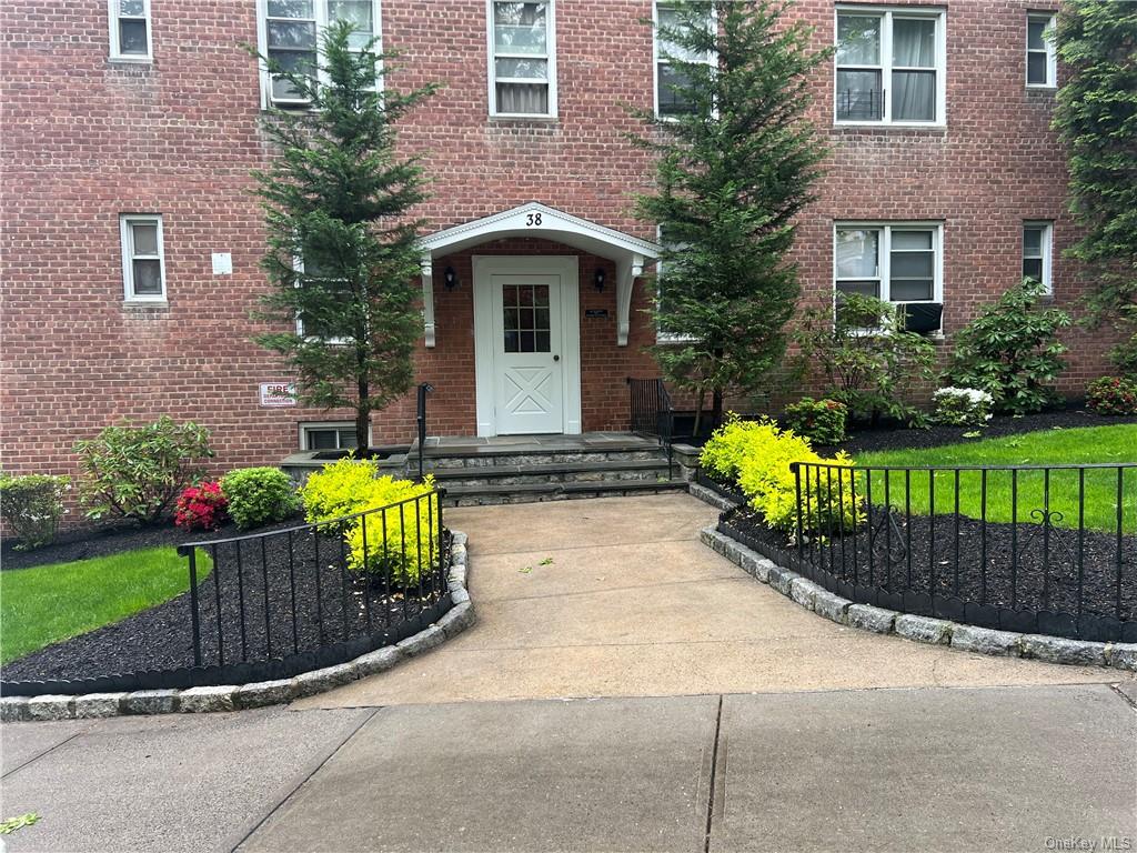 38 Laurel Place #2K, Yonkers, New York image 2