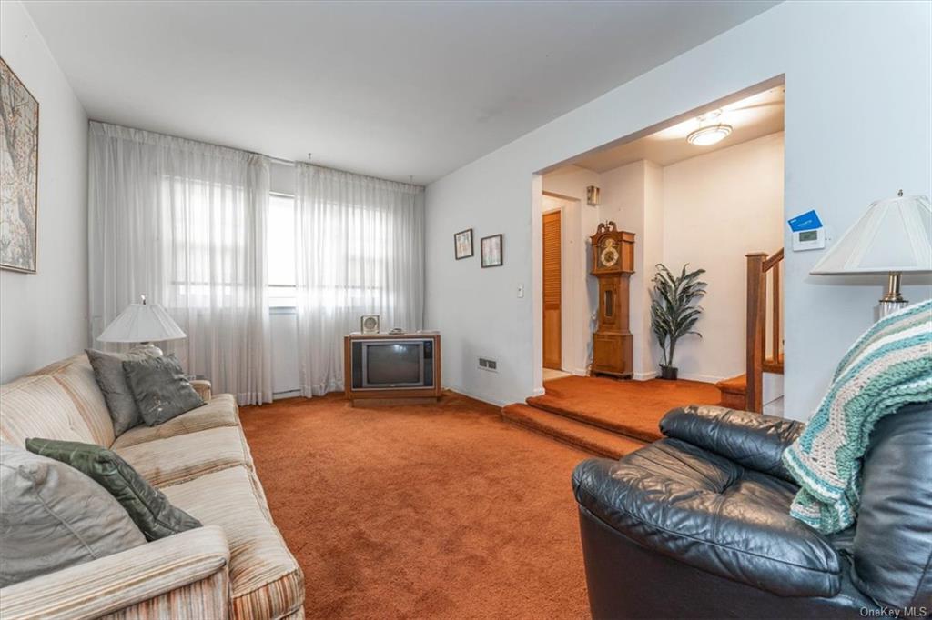 217 Throggs Neck Boulevard, Bronx, New York image 3