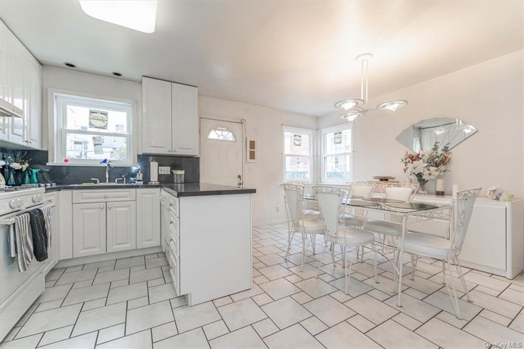 217 Throggs Neck Boulevard, Bronx, New York image 6