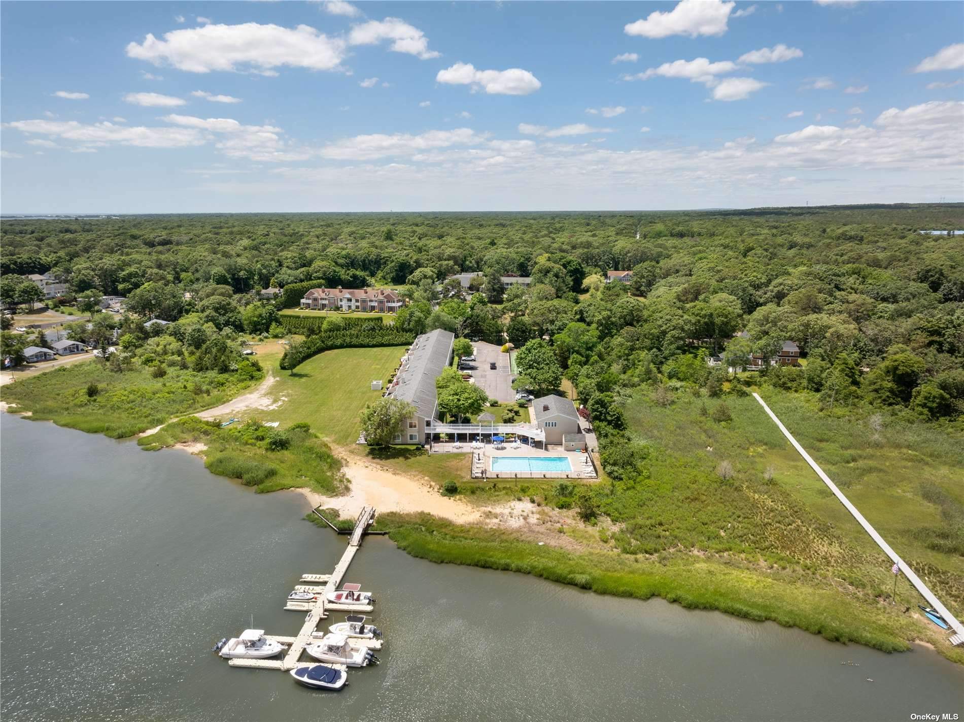 61 West Tiana Road #16, Hampton Bays, New York image 4