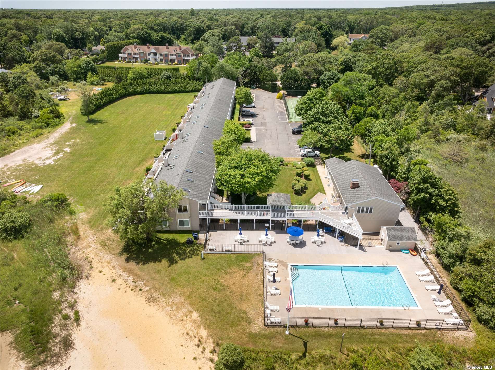 61 West Tiana Road #16, Hampton Bays, New York image 6