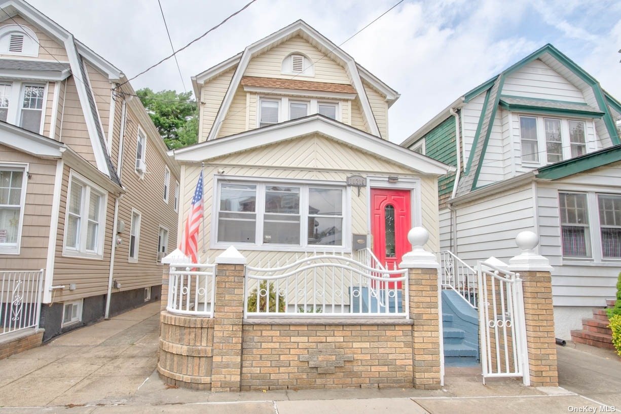 Property for Sale at 10215 92nd Avenue, Richmond Hill, Queens, NY - Bedrooms: 3 
Bathrooms: 2 
Rooms: 8  - $718,000