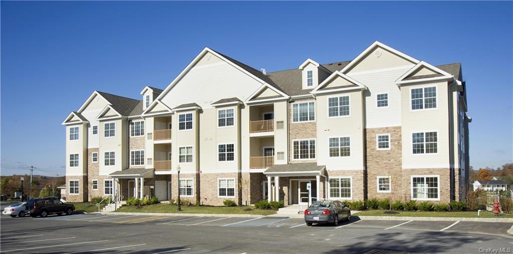 834 Tower Circle 834, Middletown, New York - 2 Bedrooms  2 Bathrooms  7 Rooms - 
