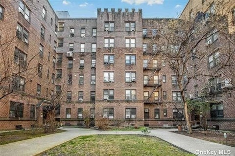 Condo For Sale - 42-20 Kissena Boulevard #C7<br/> Flushing, NY 11355