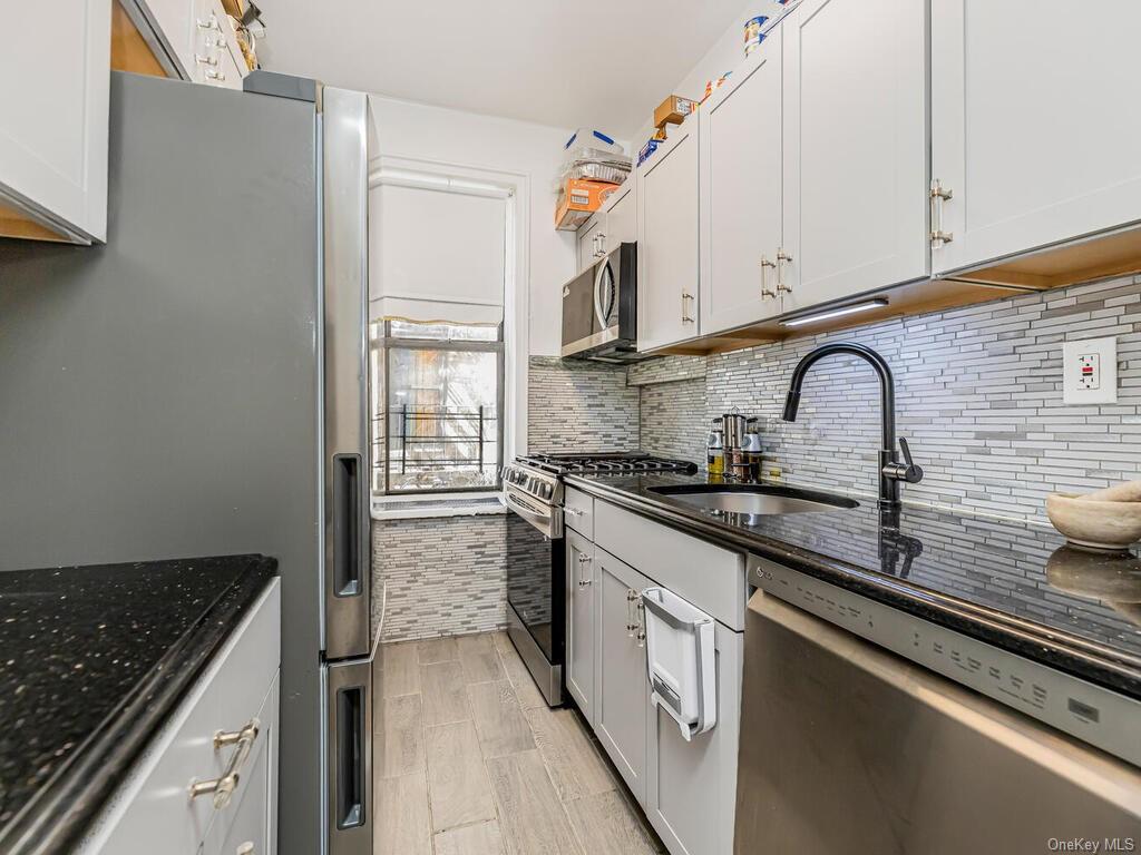 Property for Sale at 2965 Decatur Avenue 2C, Bronx, New York - Bedrooms: 2 
Bathrooms: 1 
Rooms: 5  - $229,000