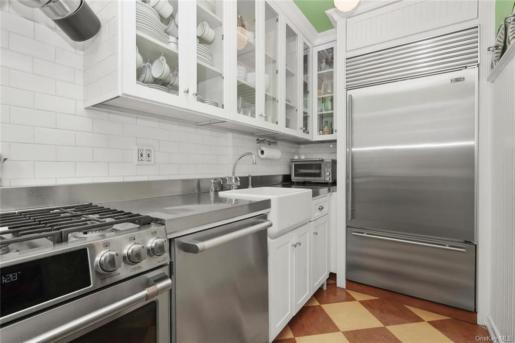 Photo 10 of 25 of 270 Bronxville Road A45 co-op property