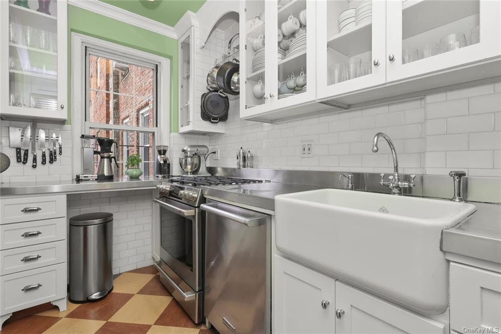 Photo 9 of 25 of 270 Bronxville Road A45 co-op property