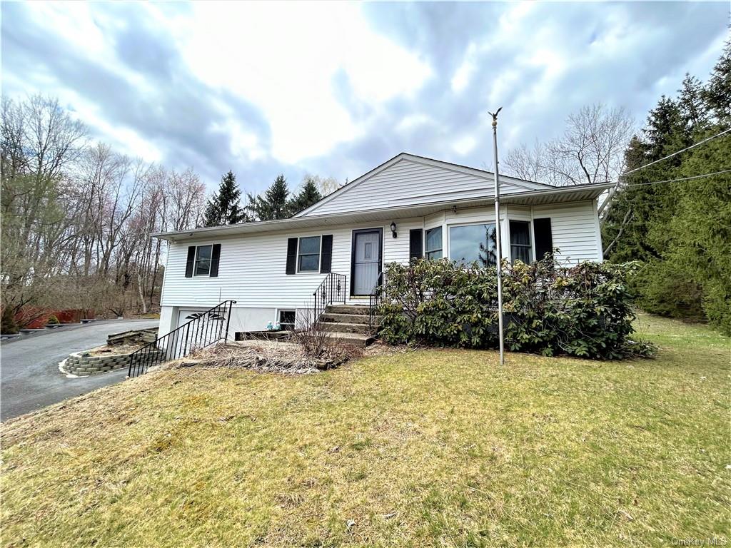 7 Craig Place, Wappingers Falls, New York - 3 Bedrooms  
2 Bathrooms  
7 Rooms - 