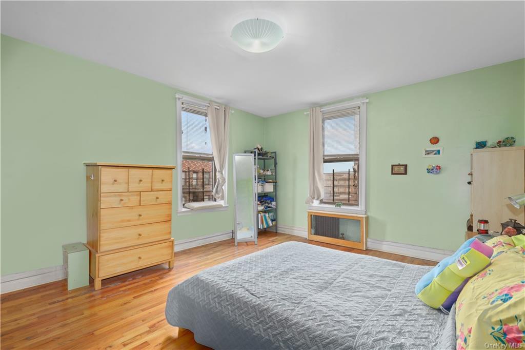 Property for Sale at 2922 Barnes Avenue 6F, Bronx, New York - Bedrooms: 2 
Bathrooms: 1 
Rooms: 4  - $185,000