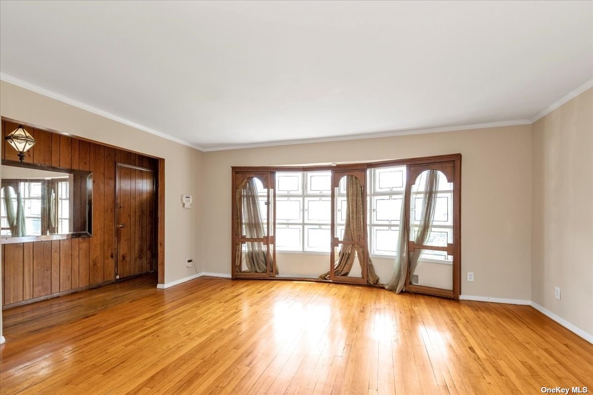 Property for Sale at 25931 149th Road, Rosedale, Queens, NY - Bedrooms: 6 
Bathrooms: 2 
Rooms: 12  - $940,000