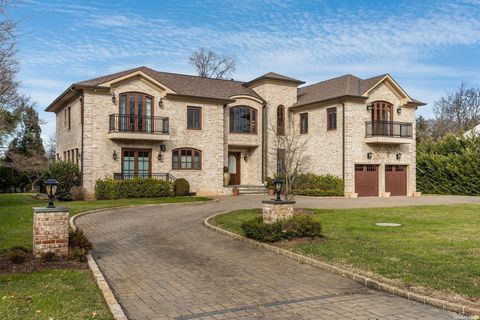 522 Chauncey Lane Lawrence NY 11559