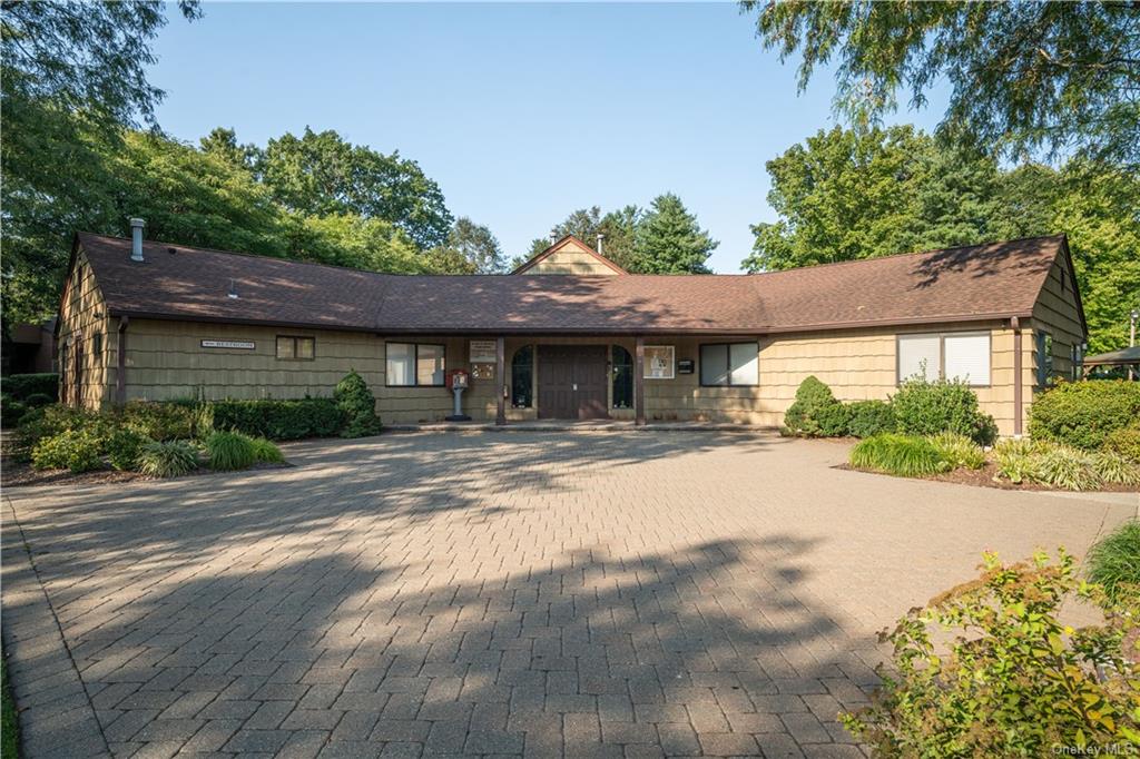 125 Treetop Circle, Nanuet, New York image 32