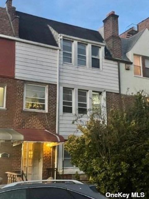 Multifamily For Sale - 23-41 33rd Avenue<br/> Queens County, Long Island City, NY 11106