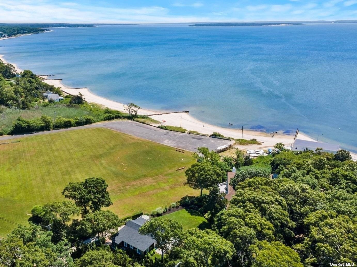 9160 Peconic Bay Boulevard, Laurel, New York image 2