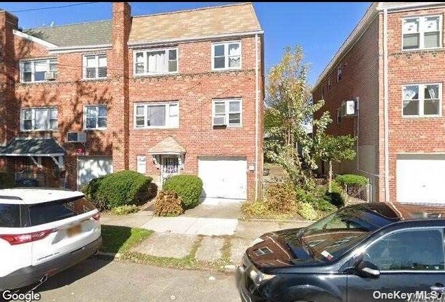 Rental Property at 16807 43 Avenue 2Fl, Flushing, Queens, NY - Bedrooms: 2 
Bathrooms: 1 
Rooms: 4  - $2,500 MO.