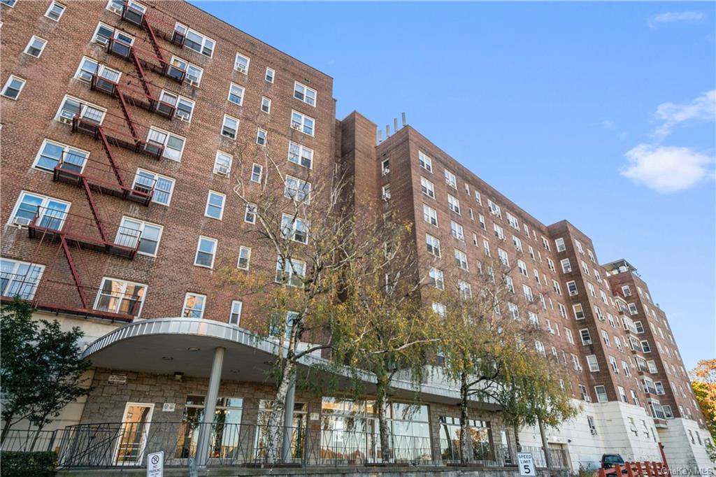 Photo 1 of 2630 Kingsbridge Terrace 3-H, Bronx, New York, $345,000, Web #: 6289719