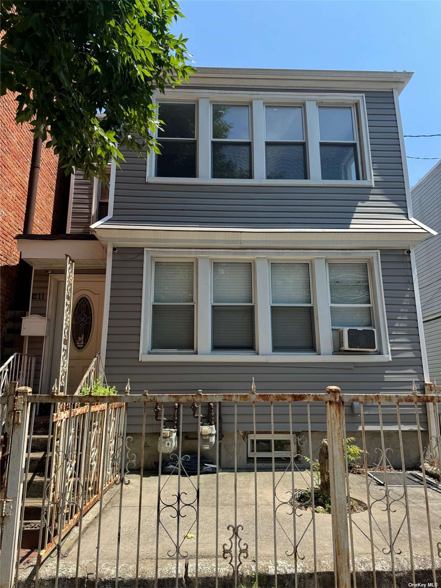 Property for Sale at 9211 173rd Street, Jamaica, Queens, NY - Bedrooms: 7 
Bathrooms: 2 
Rooms: 16  - $999,000