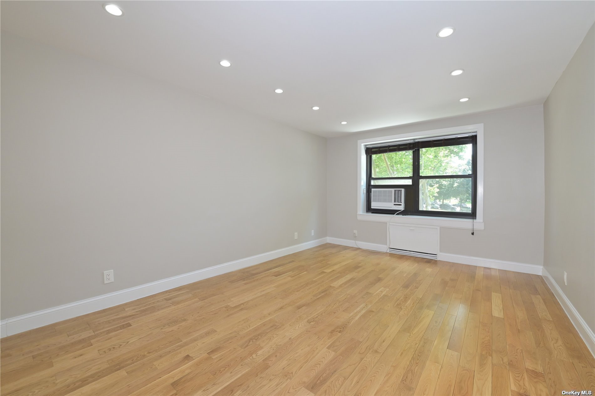 211-05 75th Avenue #2B, Bayside, New York image 3