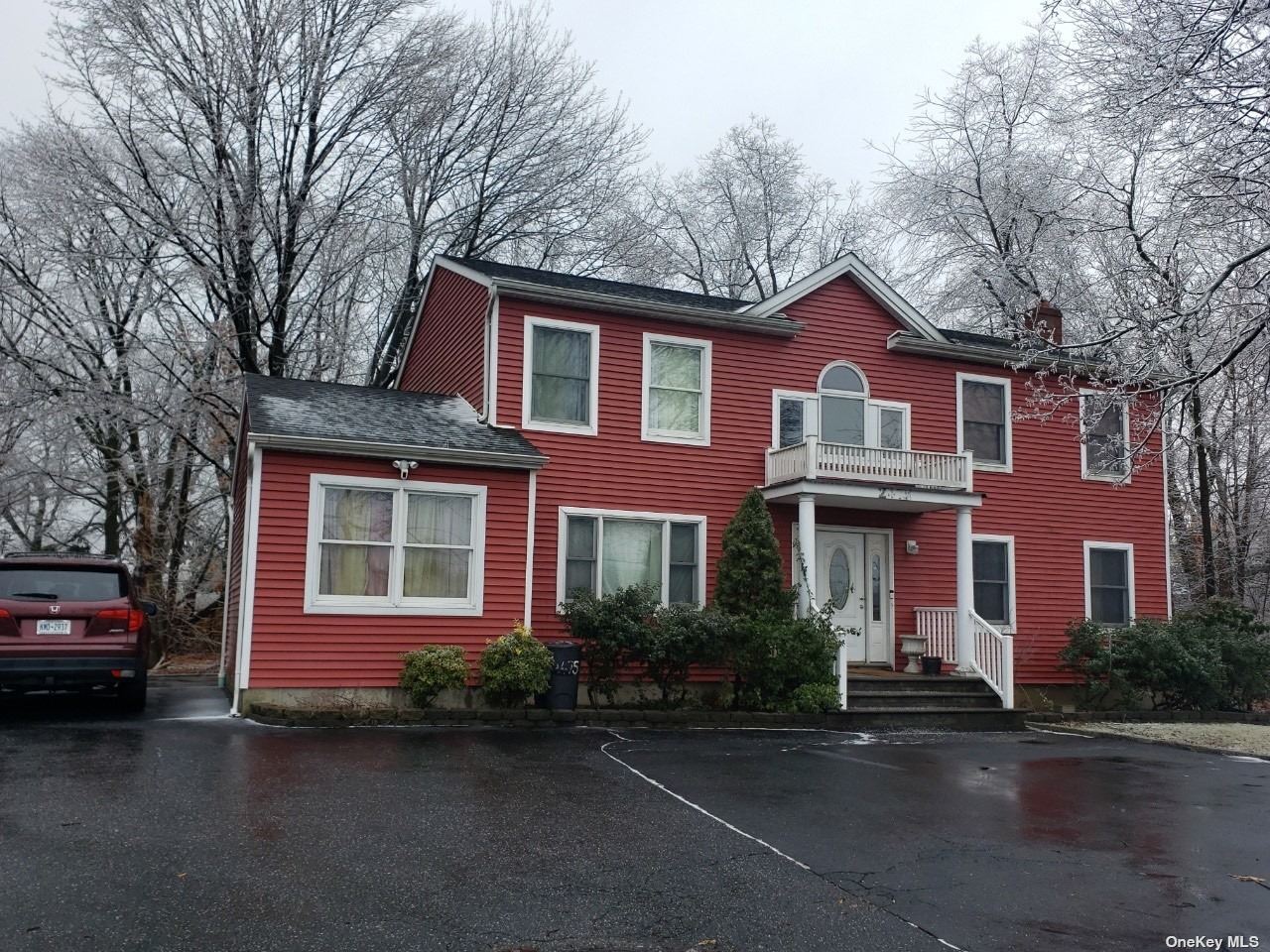 2475 Nesconset Highway, Lake Grove, New York image 1