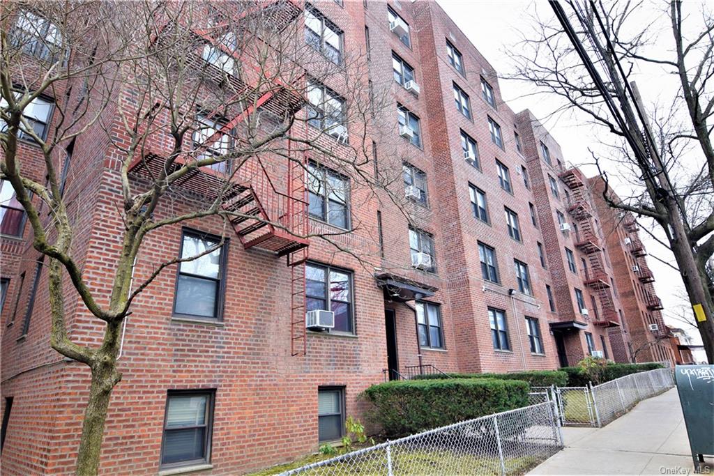Property for Sale at 745 E 231st Street 3G, Bronx, New York - Bedrooms: 1 
Bathrooms: 1 
Rooms: 5  - $122,000
