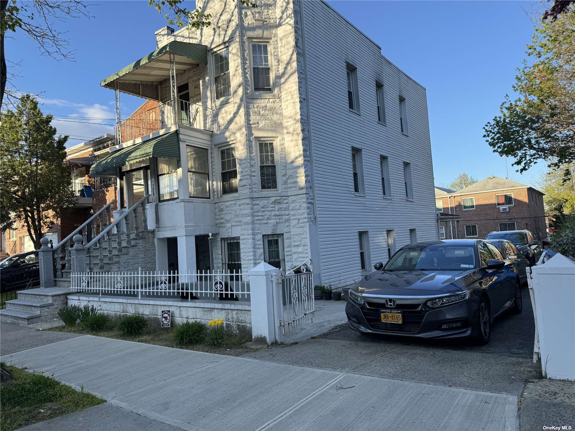 Property for Sale at 4128 Wickham Avenue, Bronx, New York - Bedrooms: 6 
Bathrooms: 4 
Rooms: 12  - $1,399,000