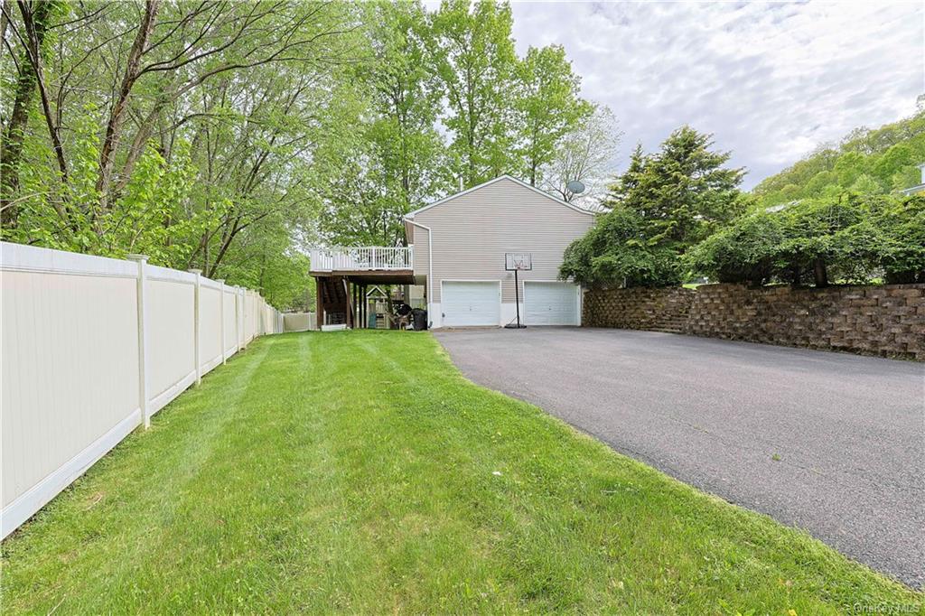 25 Mecca Drive, New Windsor, New York image 4