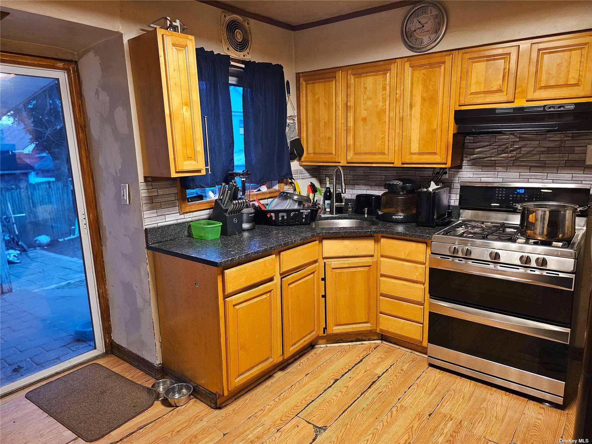 66 E Greenwich Avenue, Roosevelt, New York image 3
