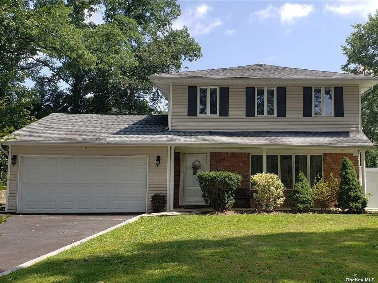 Property for Sale at 7 Pimlico Drive, Commack, Hamptons, NY - Bedrooms: 4 
Bathrooms: 3  - $799,000