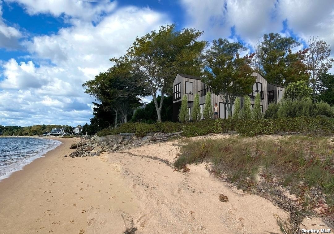 599 Peconic Bay Boulevard, Jamesport, Hamptons, NY - 3 Bedrooms  
4 Bathrooms - 