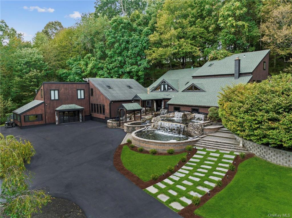 Property for Sale at 19 Greentree Lane, Chester, New York - Bedrooms: 5 
Bathrooms: 5 
Rooms: 14  - $2,695,000