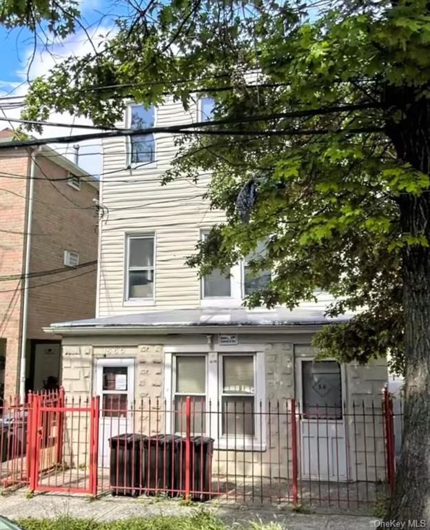 Rental Property at 1366 Balcom Avenue, Bronx, New York - Bedrooms: 5 
Bathrooms: 2 
Rooms: 7  - $4,680 MO.