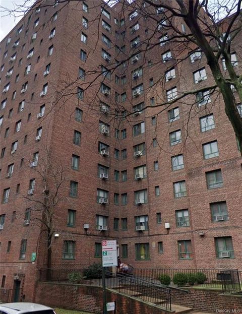 Condo For Sale - 1560 Metropolitan Avenue #ME<br/> Bronx County, Bronx, NY 10462