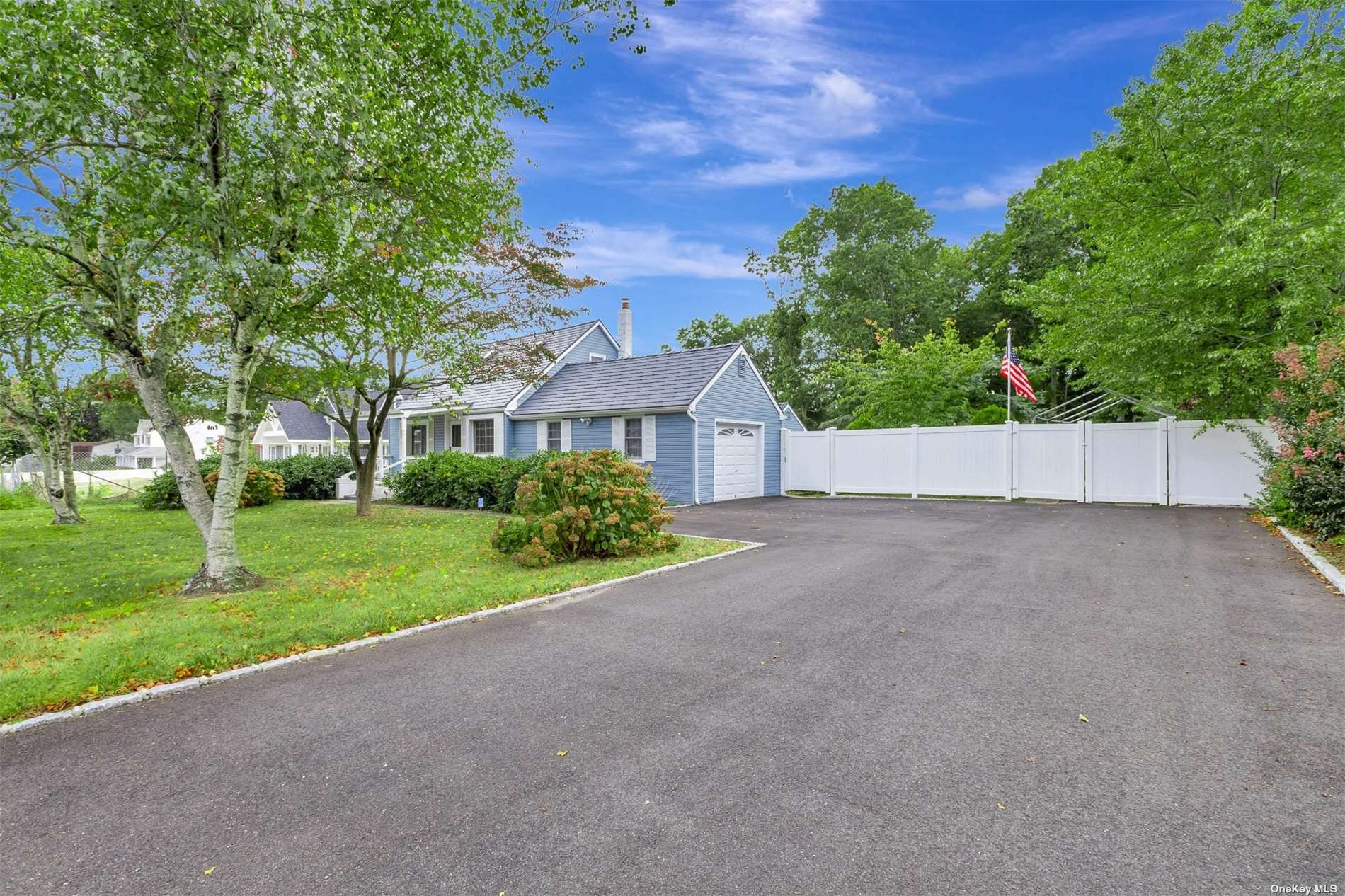 44 Port Avenue, Ronkonkoma, New York image 2